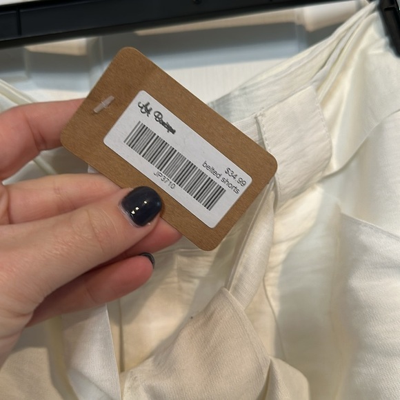 NWT Jealous Tomato White Short size large - Picture 2 of 3